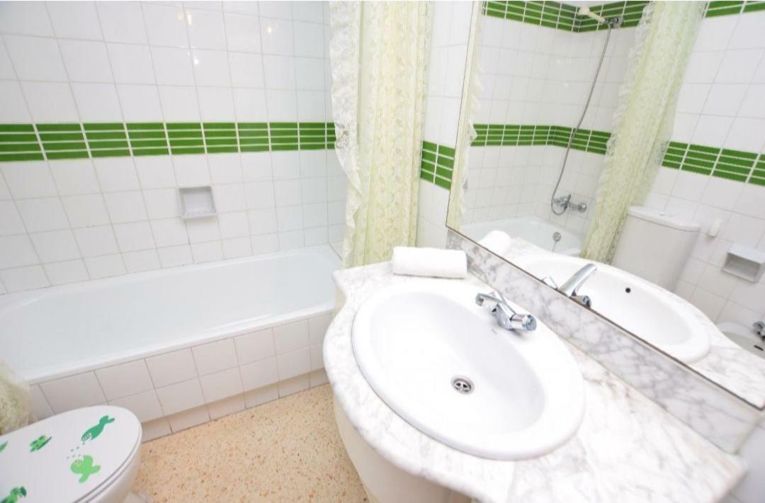 Apartamento Pineda 피네다데마르 외부 사진